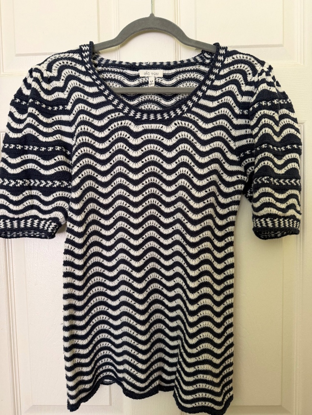 Like new Ella Moss short-sleeved knit top.